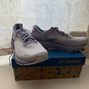 BRAND NEW Brooks Women's Ghost 14 in Light Lavender